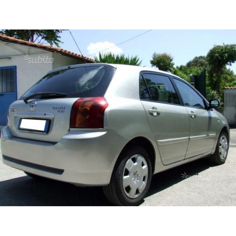 TOYOTA Corolla 1.4 D4-D 5p cambio automatico- 2005