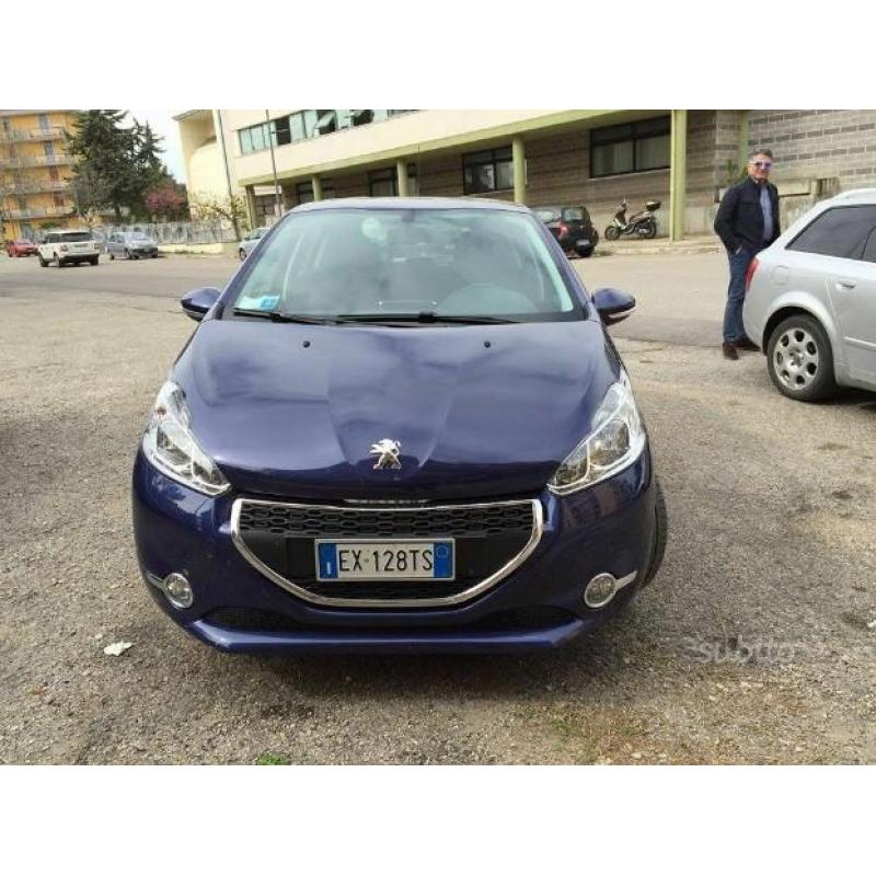 Peugeot 208 - 2015