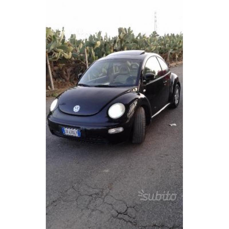 VOLKSWAGEN New Beetle - 2005