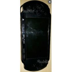 Psp street in PERFETTE condizioni + Memory card 8g