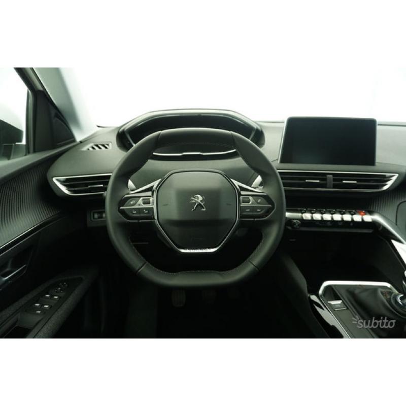 Peugeot 3008 Business 120cv