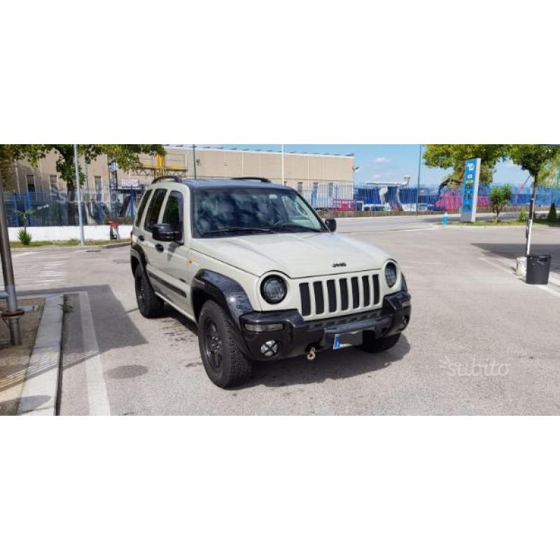 Jeep cherokee kj liberty automatica