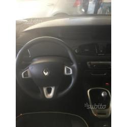 RENAULT Scénic Xmod 1.6 dCi 130 CV DYNAMIQU - 2012