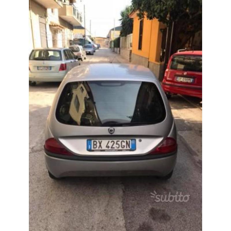 Lancia ypsilon 1.2 benzina 8v anno 2001