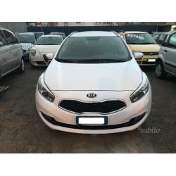 KIA cee'd 2ªs14 crdi auto pari al nuovo - 2015