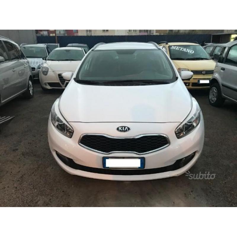 KIA cee'd 2ªs14 crdi auto pari al nuovo - 2015