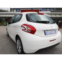 PEUGEOT 208 1.4  HDI  5/P  TEL / BLUETHOOT / USB