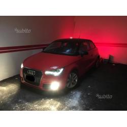 Audi A1 aTDI 1.6 105 con gancio traino omologato